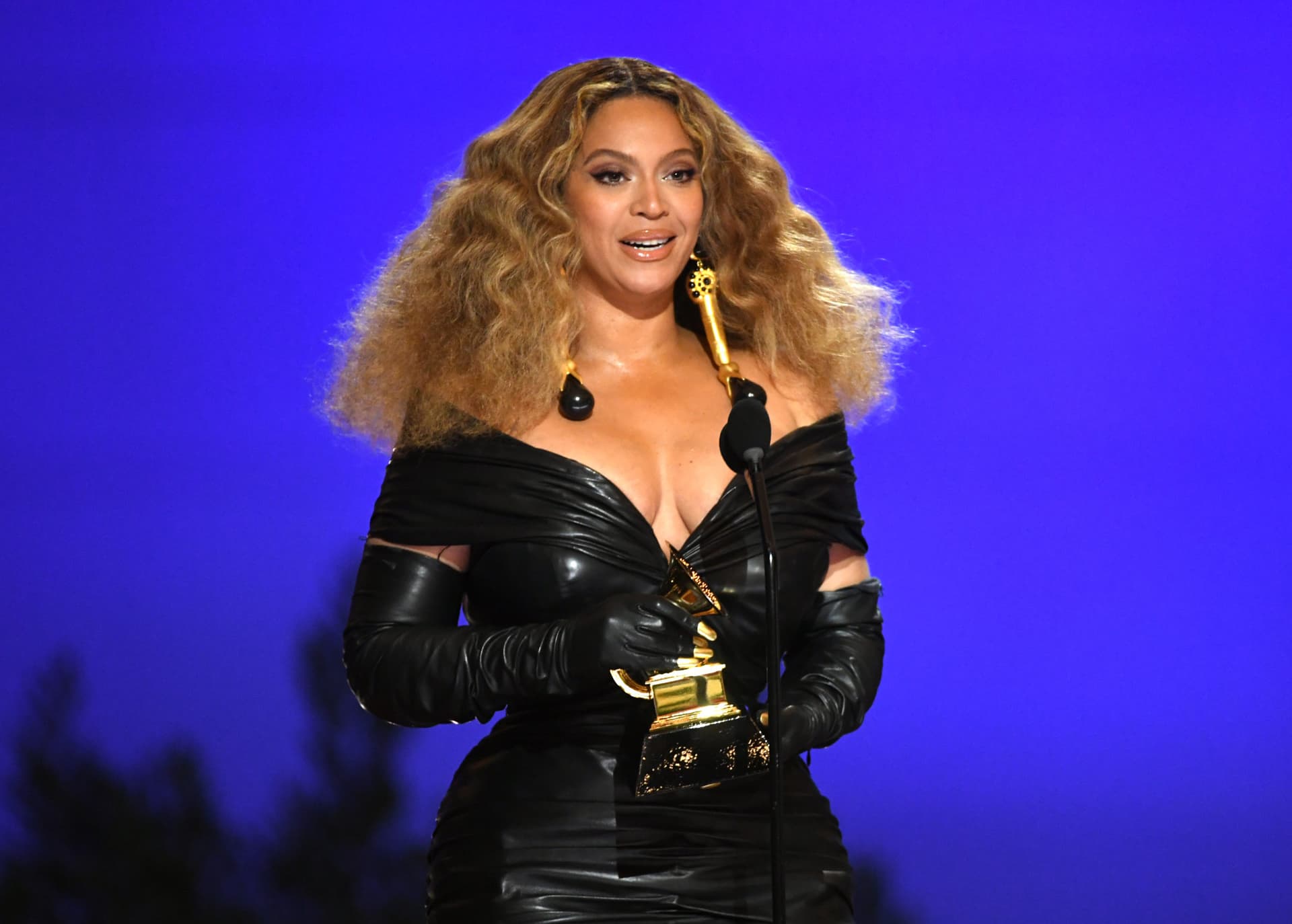 Absurd âRacismâ Controversy Erupts When Country Radio Station Doesnât Immediately Play Beyonceâs New Song