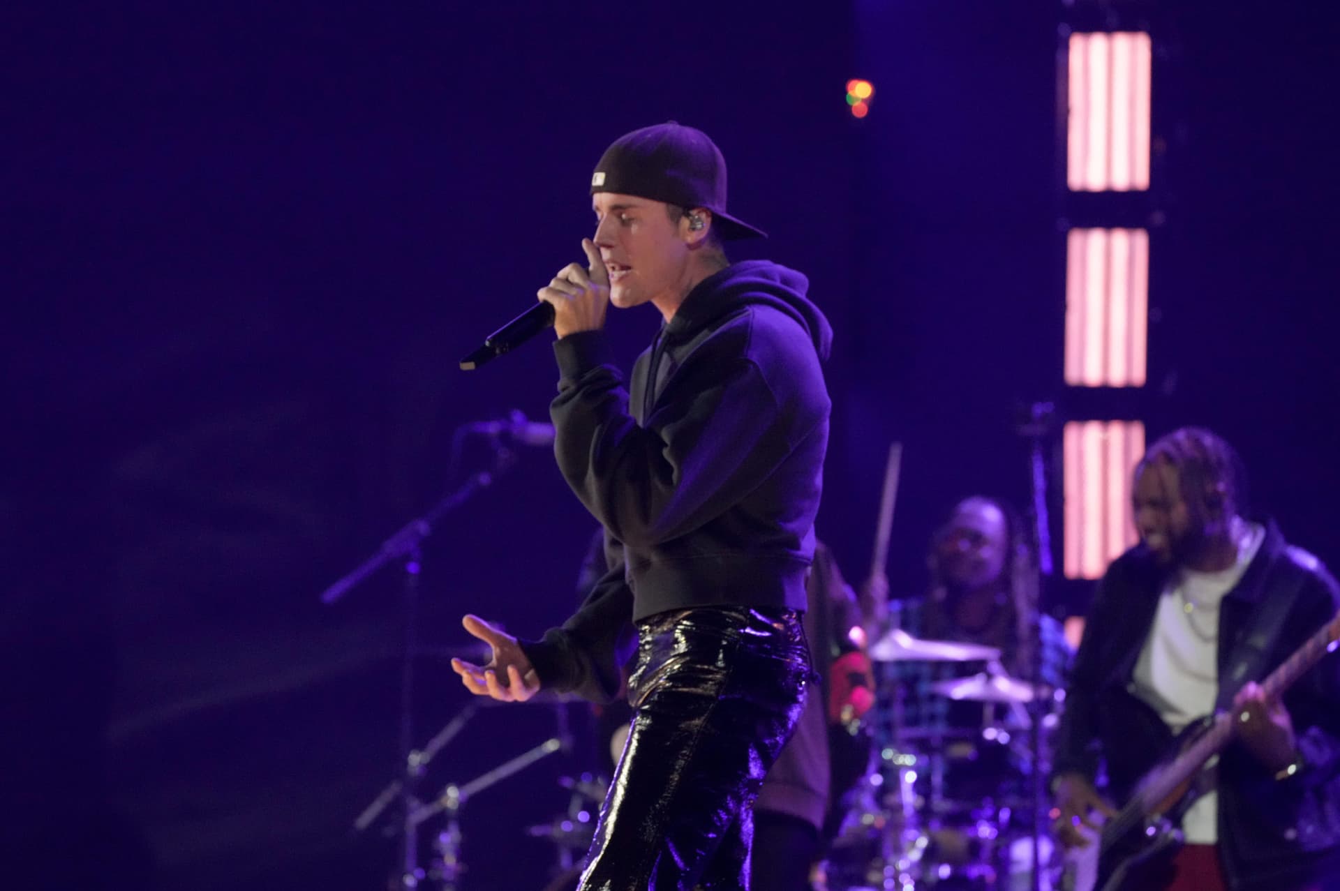 Fans Defend Justin Bieber After He Is Accused of Nazi Motions