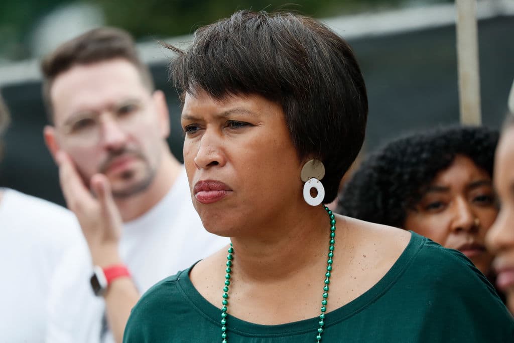 DC Mayor Declares Emergency Over Migrants Being Bused to Nation’s Capital From Texas, Arizona