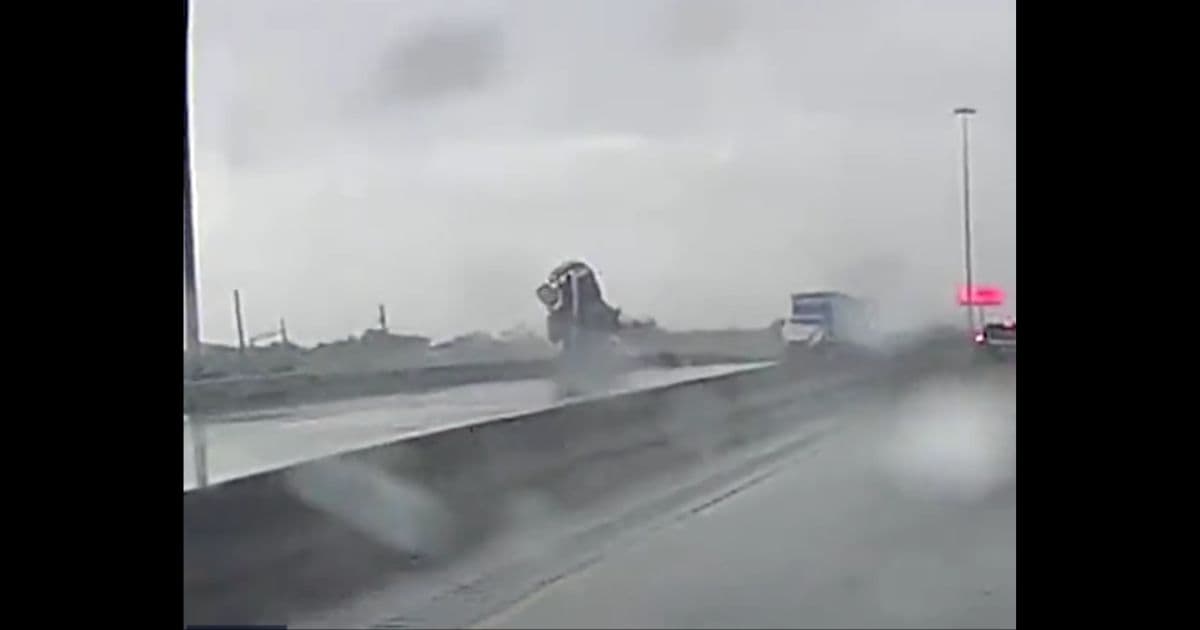 Video Shows How Trucker Made It Out Alive as His Big Rig Was Falling Off the Overpass
