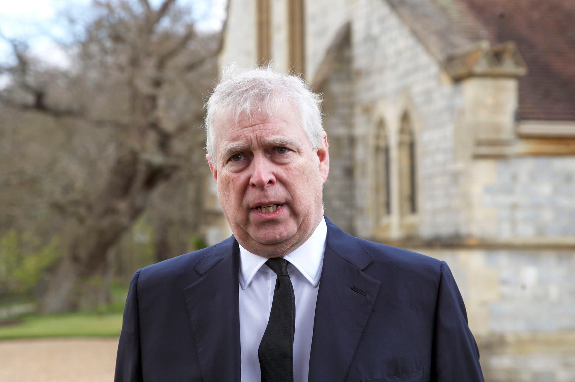 Heckler Calls Prince Andrew âSick Old Manâ as He Follows Queenâs Coffin