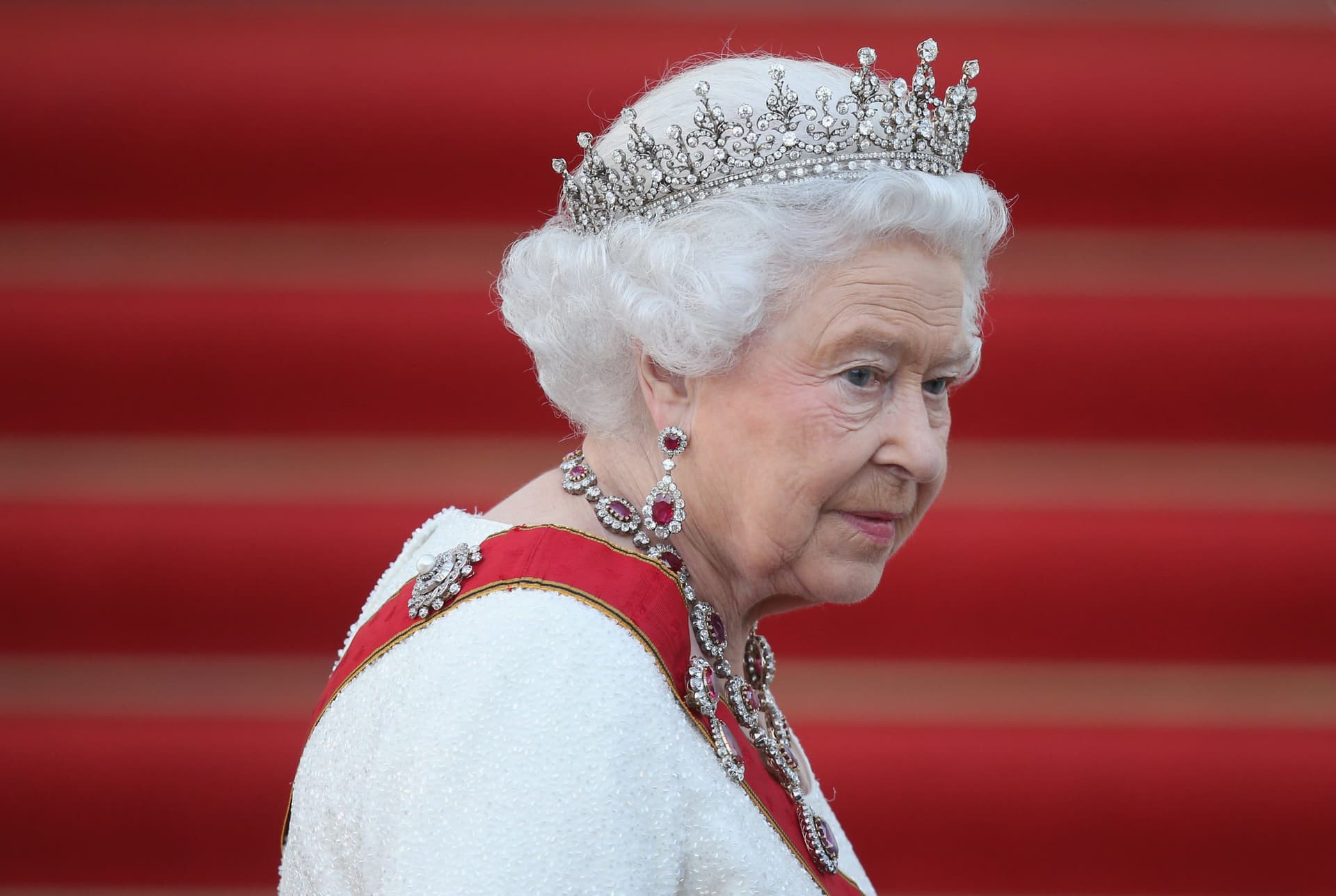 Piers Morgan Argues With Professor Over Comments About Queen Elizabeth: âCowardly Disgraceâ