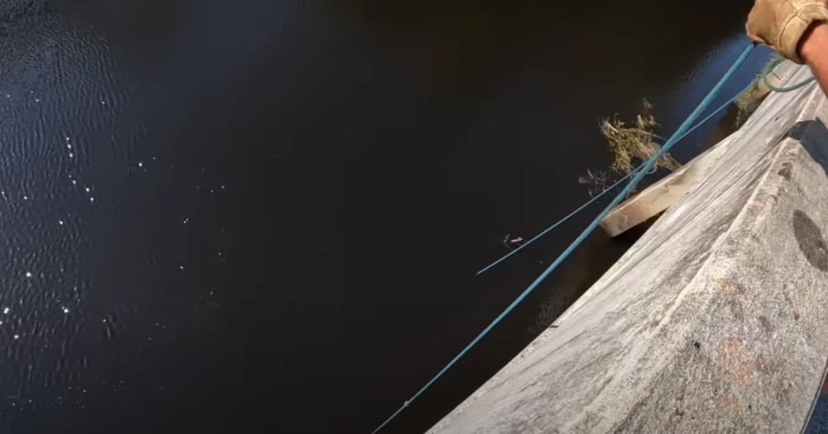 Magnet Fishers Discover Cache of Military Rockets Hidden Inside a Duffel Bag at Georgia River