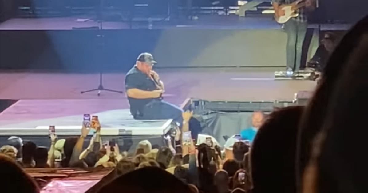 Hard Work Pays Off': Country Star Luke Combs Reaches Into HIs Pocket After Spotting Young Fans' Signs