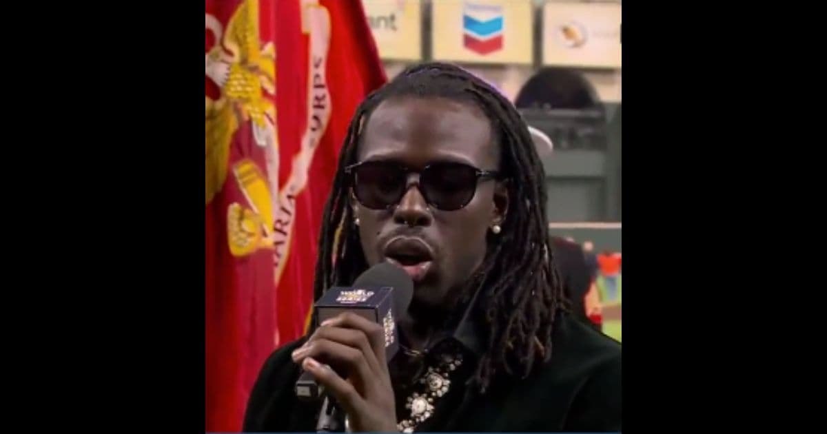 Fans Furious After Famous Singer Flubs National Anthem: âPatheticâ
