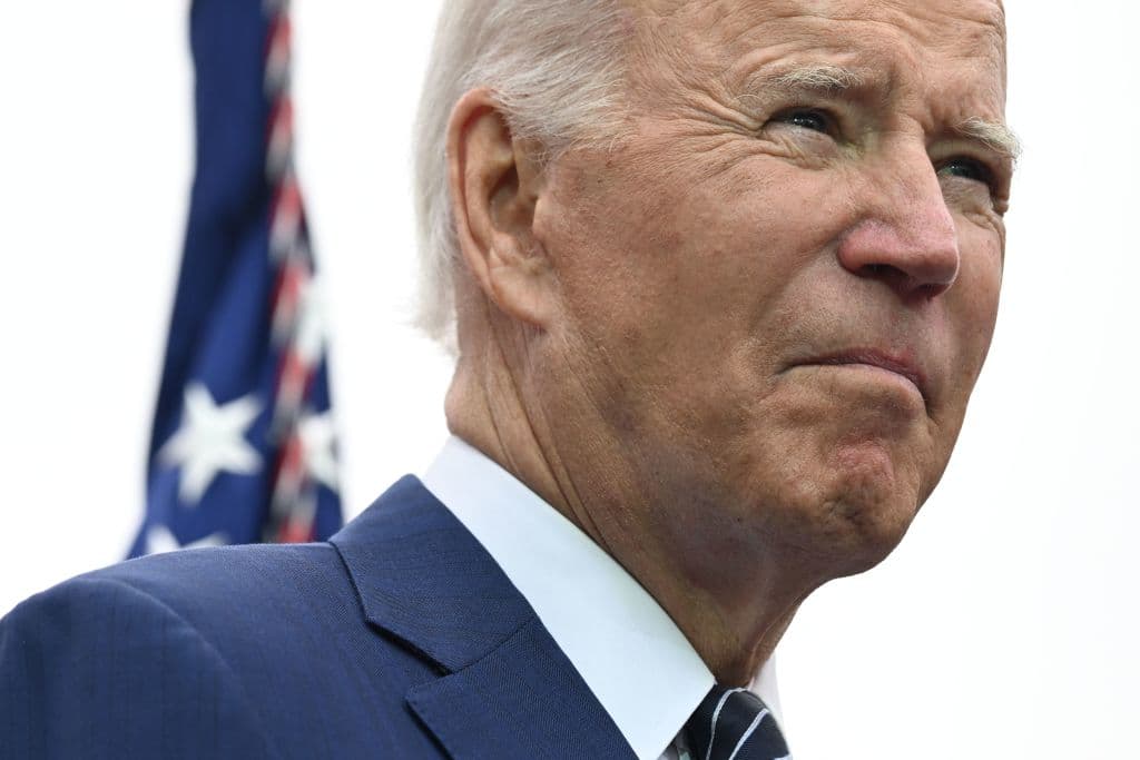 Biden’s Approval Rating Falls Below 40 Percent and He Suffers a Loss to Trump in NYT Poll