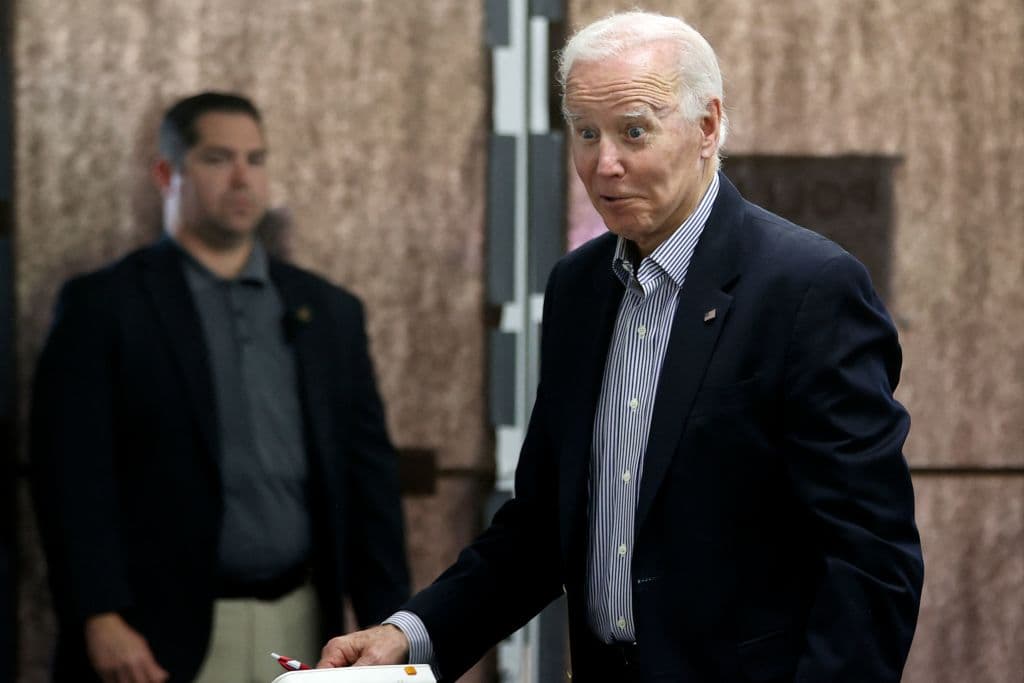People Notice Huge Addition to Bidenâs Tweet After Musk Takeover