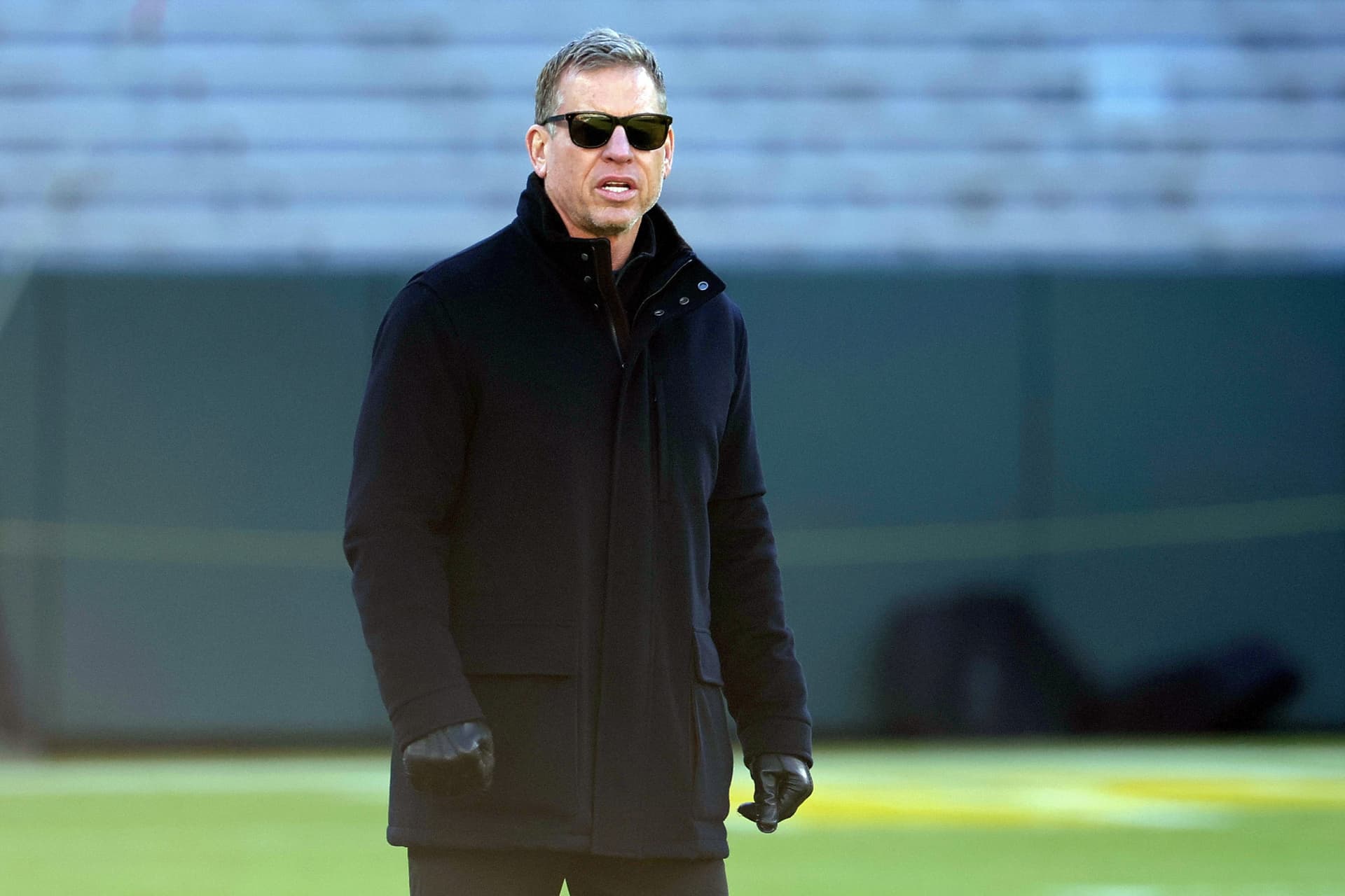 Former NFL Quarterback Receives Backlash After Making Remark During âMonday Night Footballâ