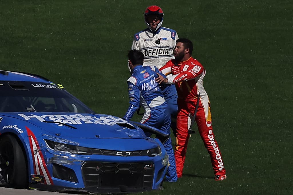 āDisgusting and Horrendousā: NASCARās Bubba Wallace Violently Attacks Fellow Driver, Then Clashes with Official