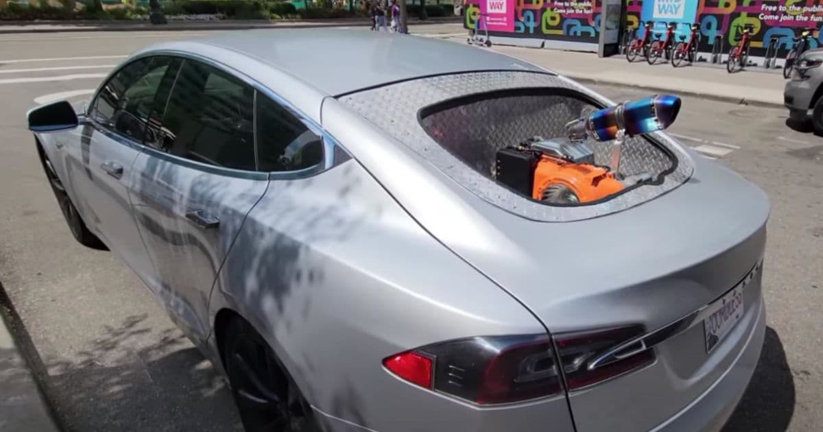 Man Never Uses Charger on EV on 1,800-Mile Trip by Running Gas Generator in Back for Week Straight