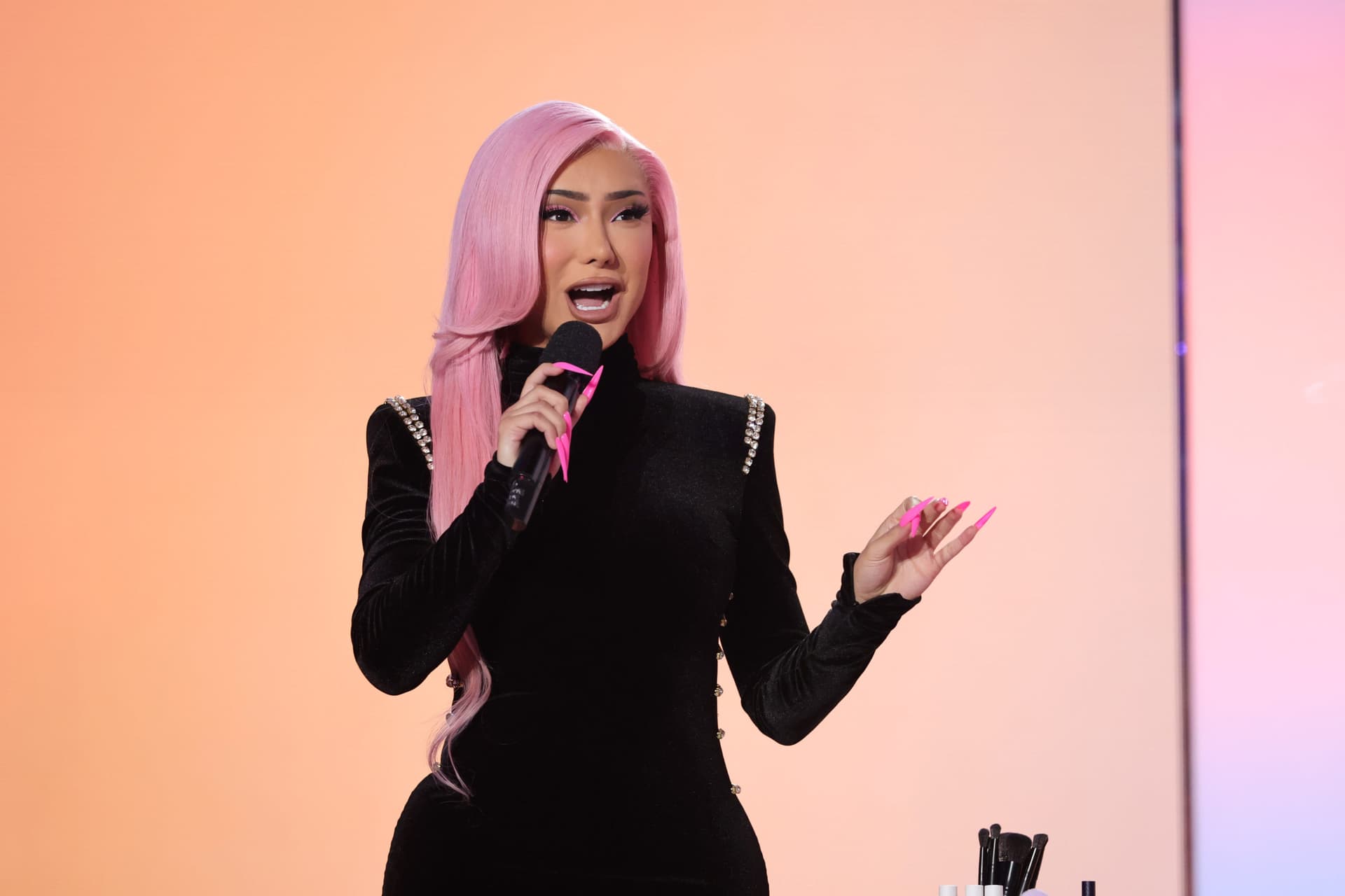 Transgender Influencer Held in Men’s Unit of Correctional Facility After Being Arrested in Miami