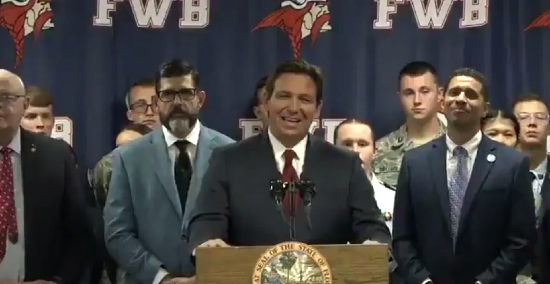 DeSantis Reacts to Trumpās Jabs With the Perfect 4-Word Response