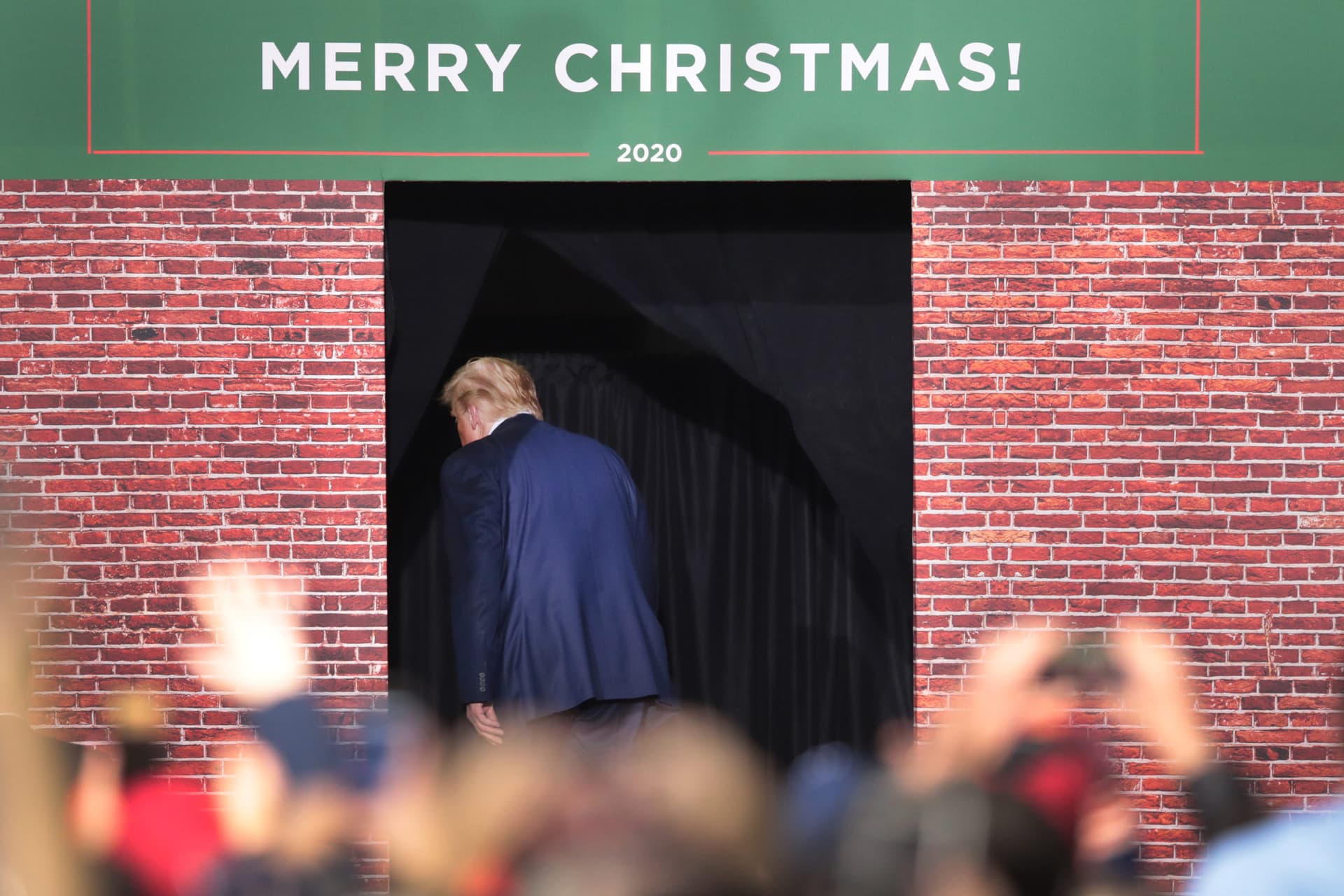 Trump Sounds off on FBI, Media in Christmas Eve Message: ‘Love to All’