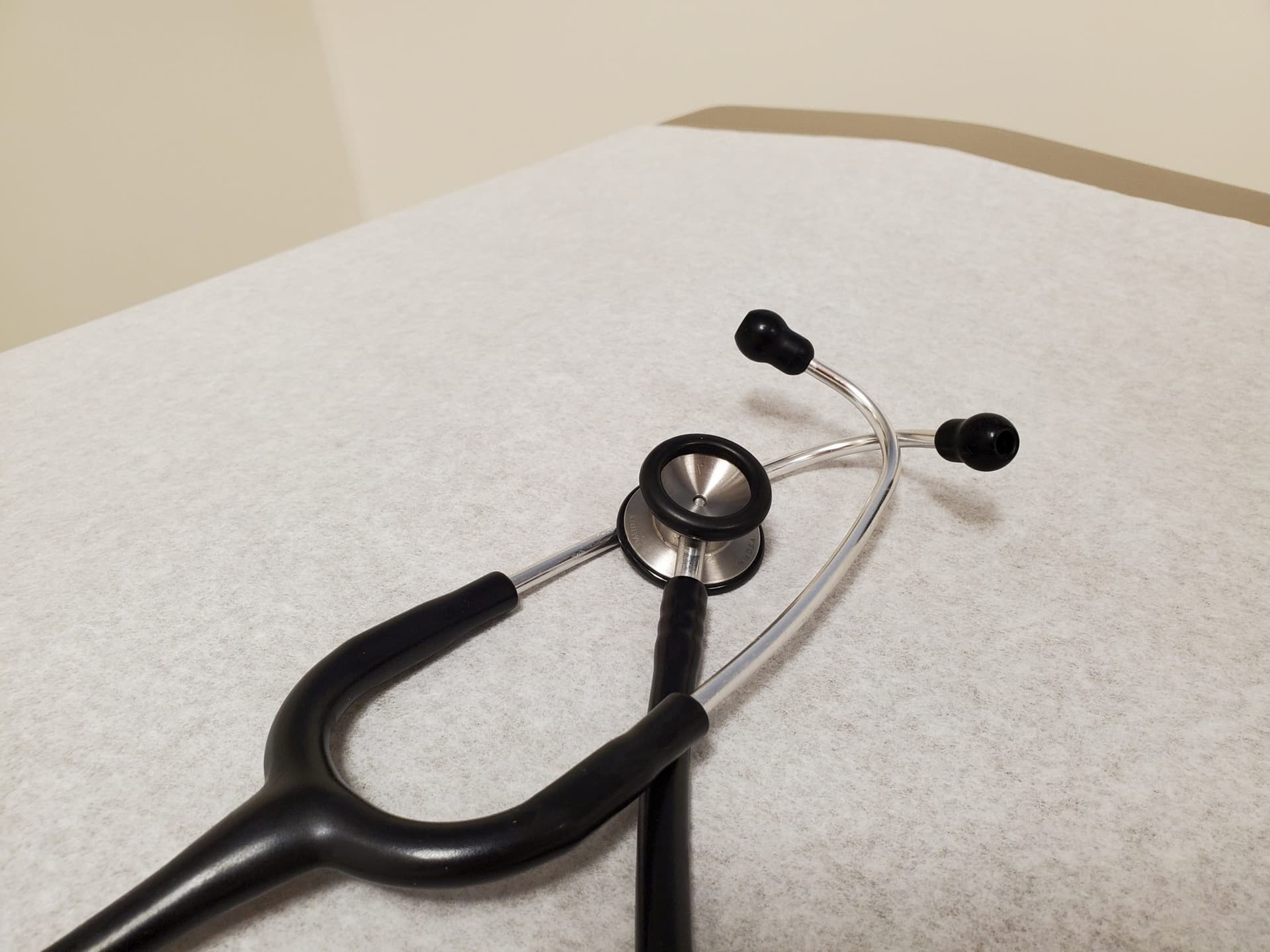 Medical Center Apologizes After Sending āUnbelievableā Message to Patients Ahead of Christmas