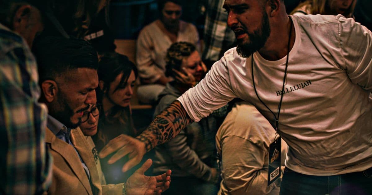 Barber Offers Haircuts in Exchange for What He Has More Faith in Than Money: ‘God Is Real’