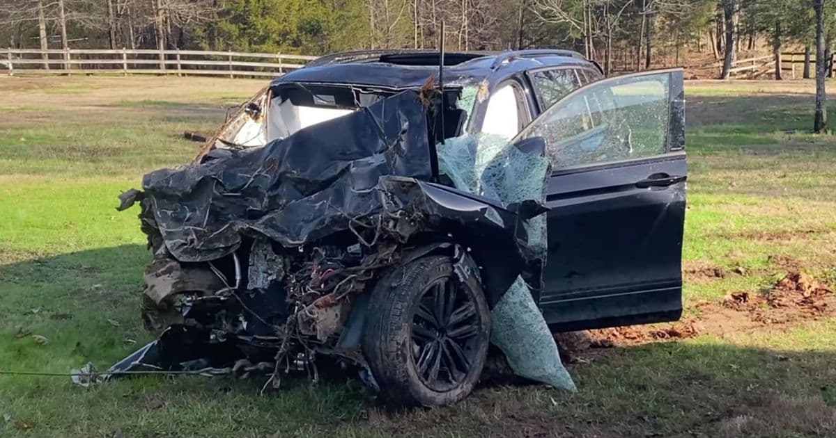 Man Hears ‘Earthquake’ in Middle of Night, Wakes Up to Find Crashed SUV and Man Hanging from His Fence