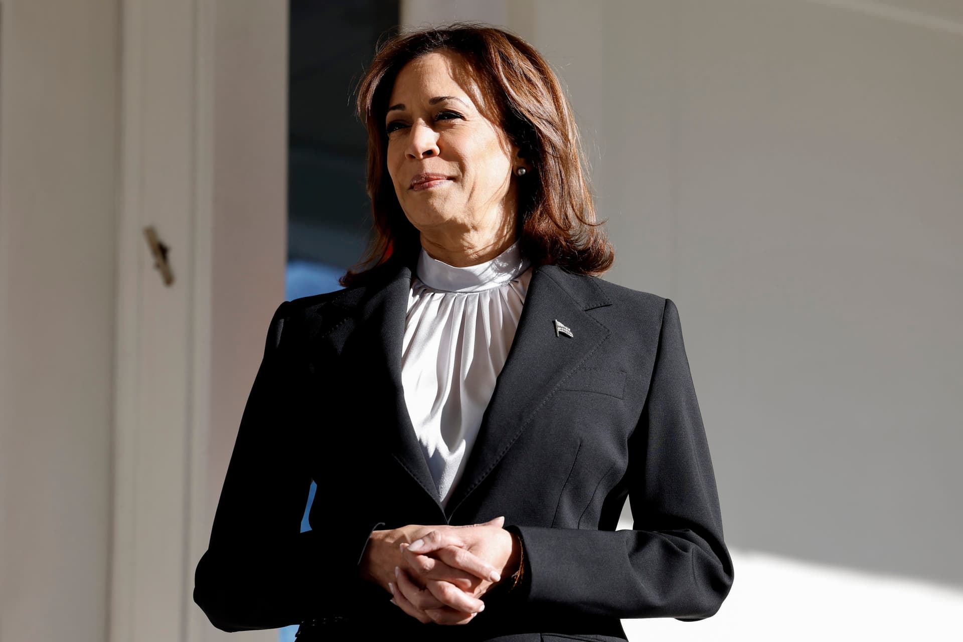 Kamala Harrisā Aides Appear to Believe She Is in a Better Place: Report