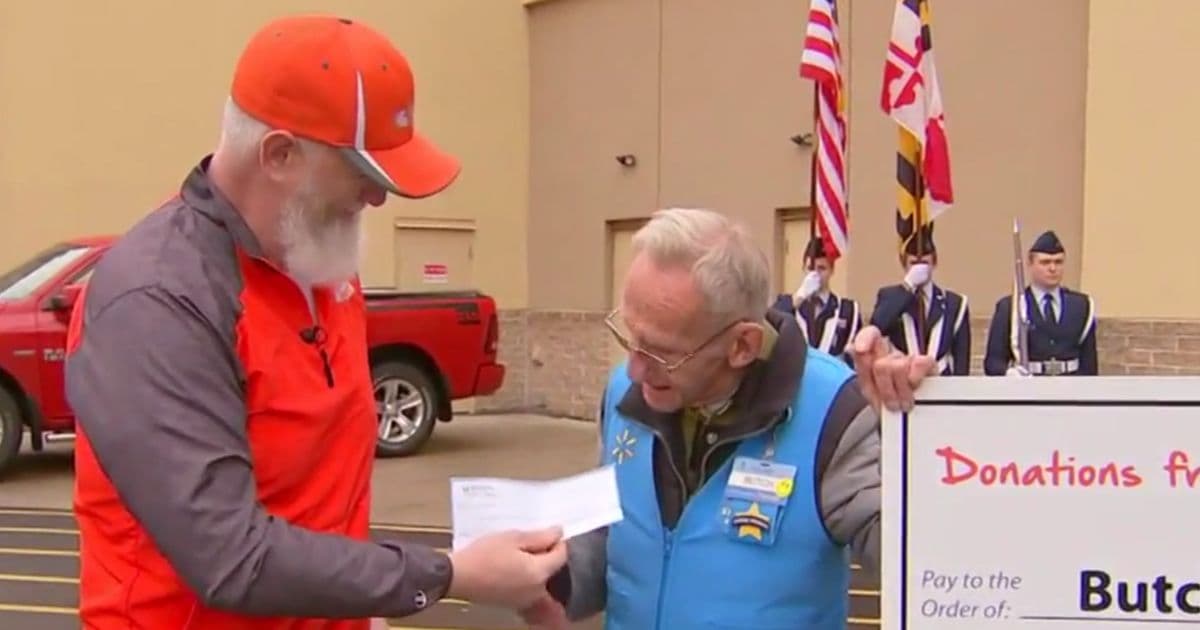 Elderly Navy Vet Works at Walmart until Strangers Raise Nearly $150,000 for Him: āThis Is Just Unrealā