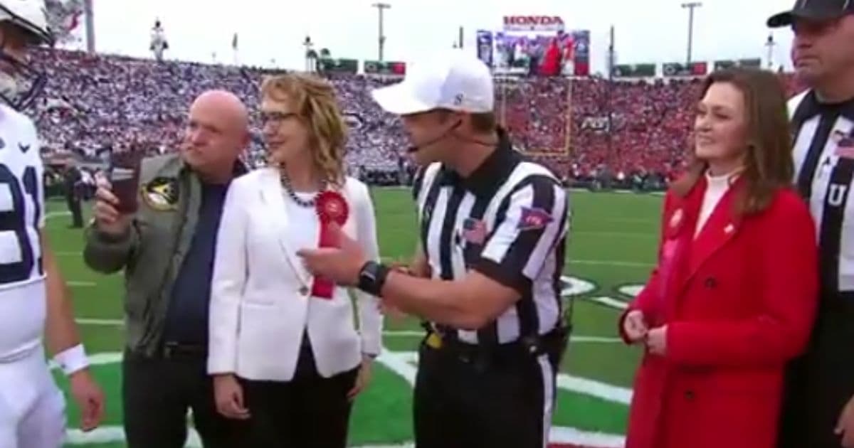 Democratic Senator Mocked for On-Field Behavior at Rose Bowl: ‘Come on Man’