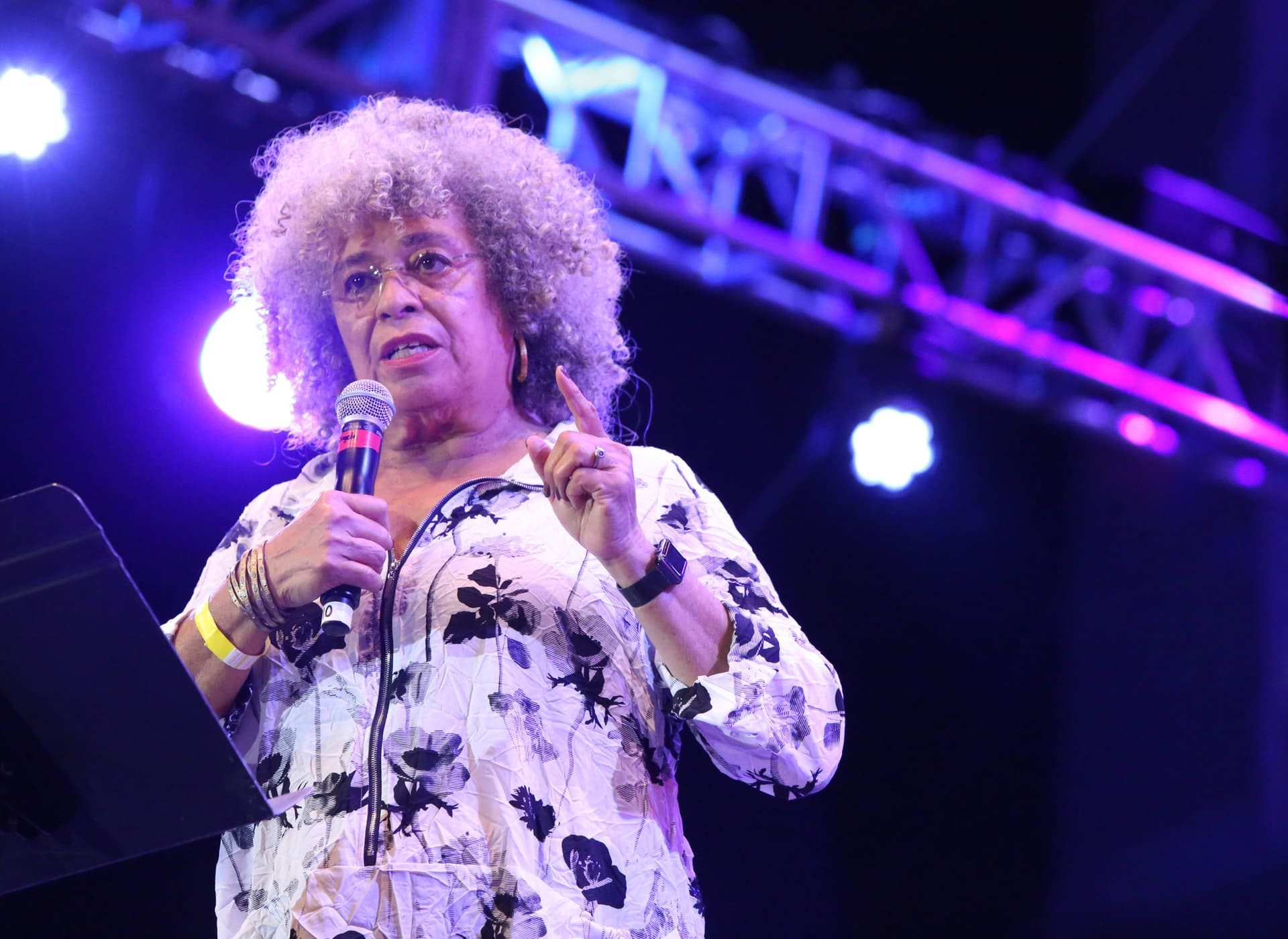 Racial Activist Stunned by Discovery About Her Ancestry: āI Canāt Believe Thisā