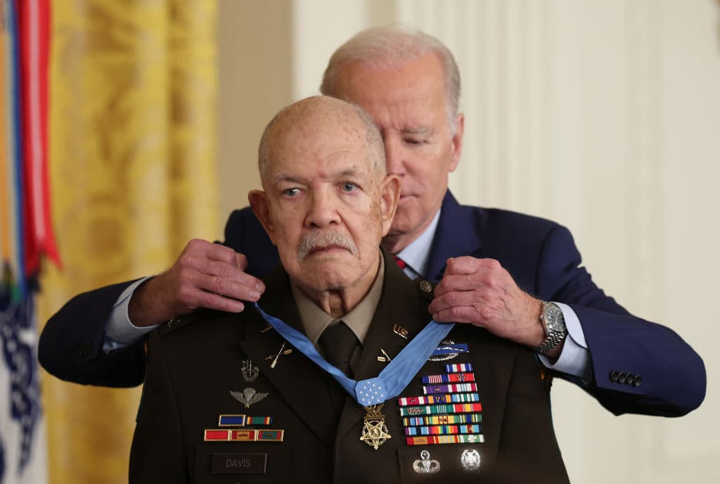 Real-Life Rambo: Medal of Honor Winner Fought Off Countless Enemies Using His Pinkie Finger During 20-Hour Fight