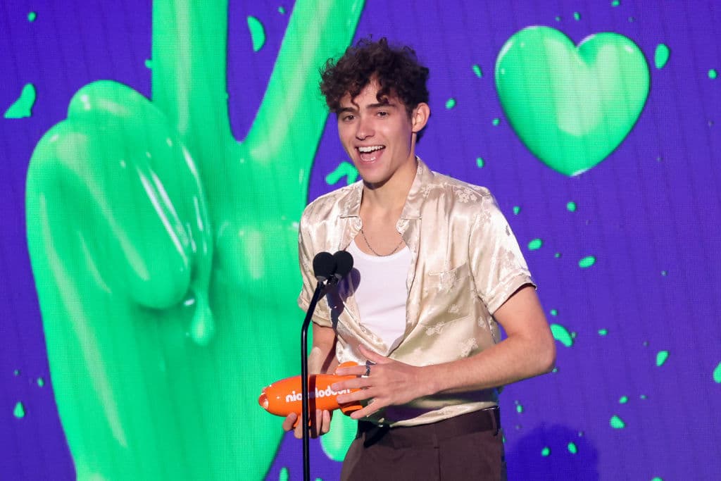 Disney Superstar Praises âMy Savior, Jesus Christâ Onstage at the Kidsâ Choice Awards