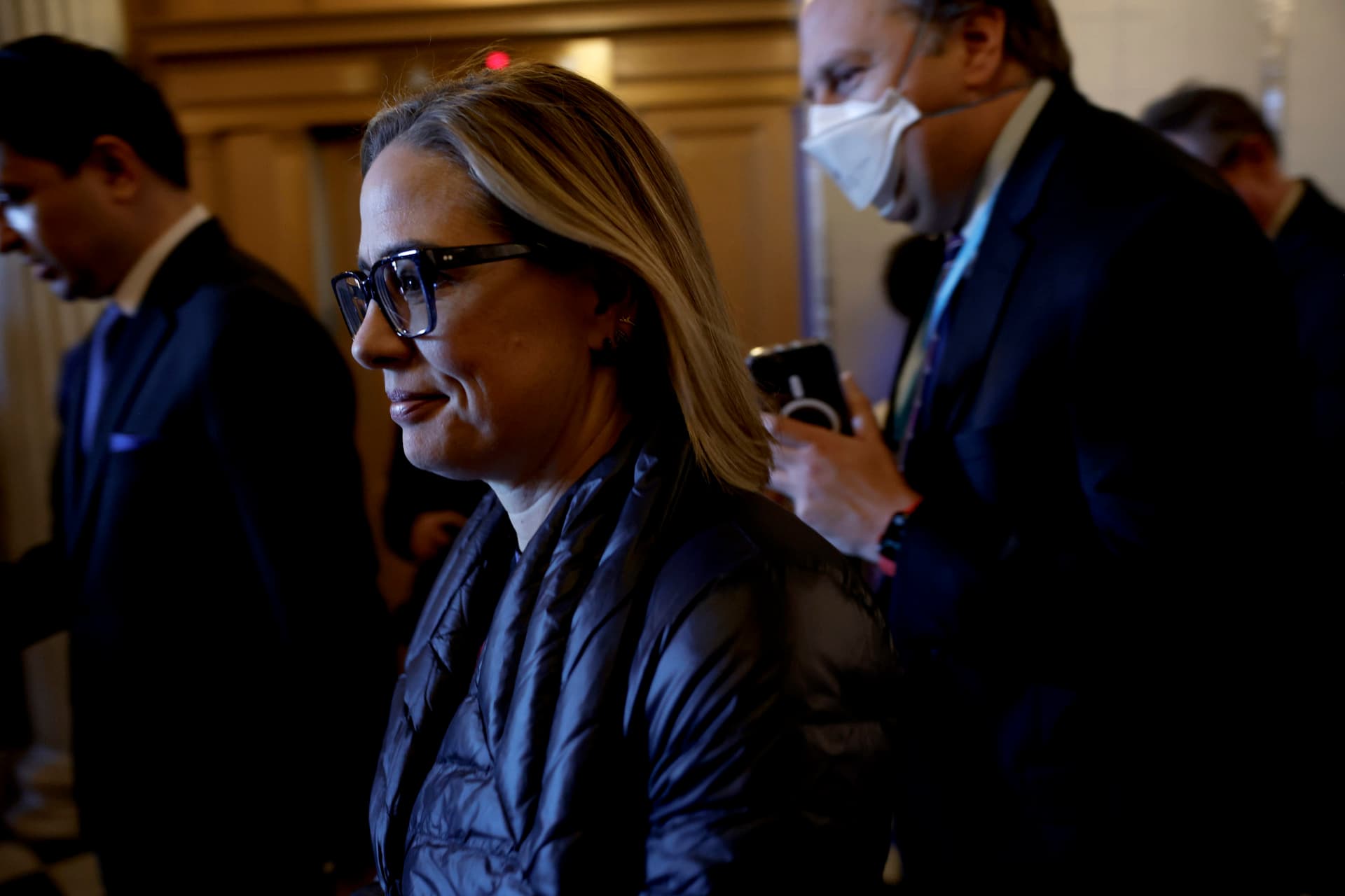 Kyrsten Sinema Slams Former Colleagues as āOld Dudesā Who Are āEating Jell-Oā