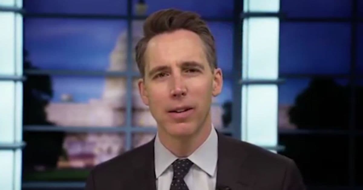 Republican Senatorās Bizarre Interaction with Reporter Before Interview Captured on Camera