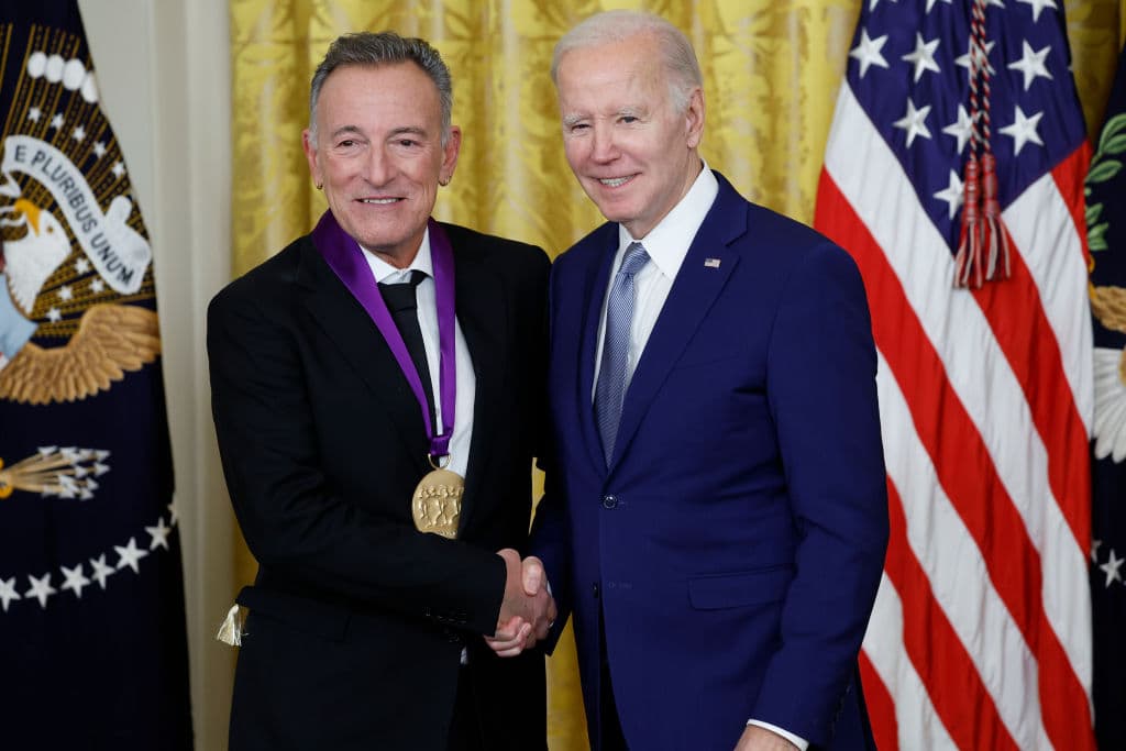 āThe Bossā Called āBruce Bidenā After He Suffers Embarrassing Incident at Concert