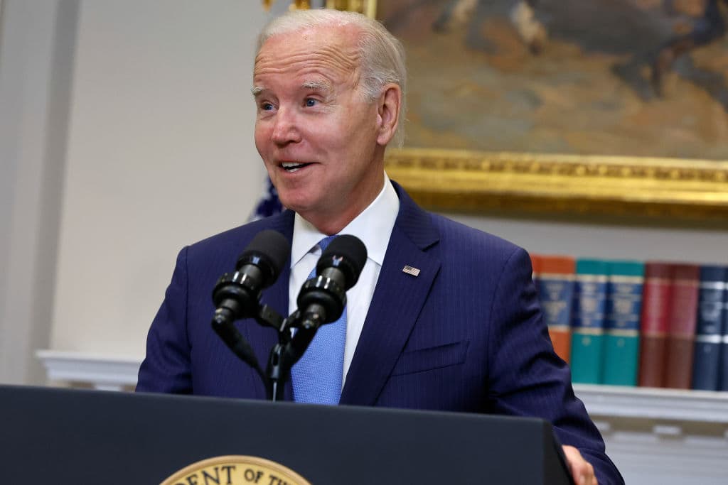 Biden Roasts Trump for Stating He Hopes a Crash Happens âIn the Next 12 Monthsâ So Itâs Not on His Watch