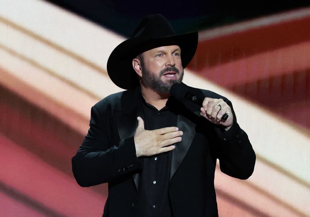 Garth Brooks Doubles Down on Supporting Bud Light â And It Doesnât Do Him Any Favors