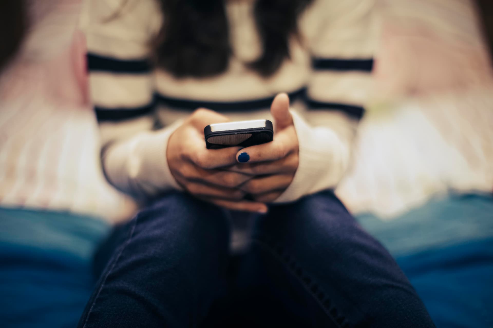Mom of Teen Daughter Says She Uses Social Media to Self-Diagnose