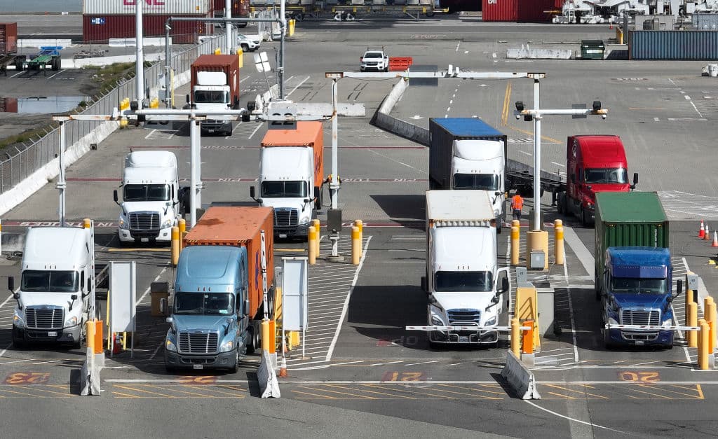 Trucking Industry Cuts Deal With California to Phase Out Diesel-Powered Vehicles
