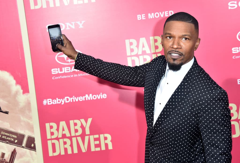 Jamie Foxx Seen Out for the First Time Since Experiencing āMedical Complicationā