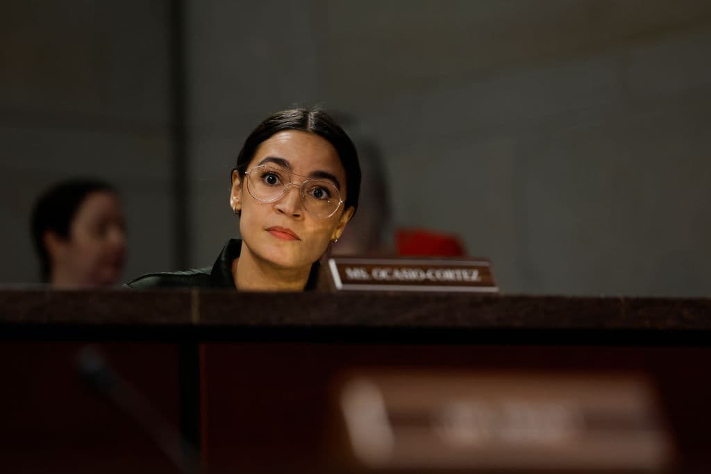 AOC Grilled While Supporting Autoworkersâ Strike â Someone Noticed What Sheâs Driving