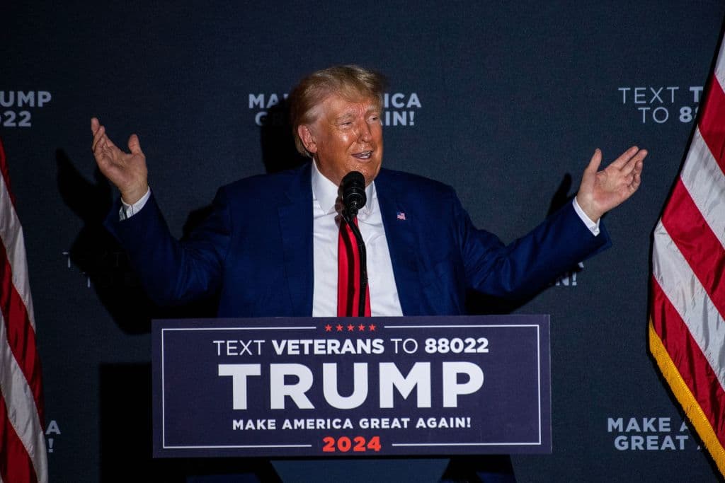 Fox News Responds to Trumpâs Debate No-Show by Cracking Down on His Team