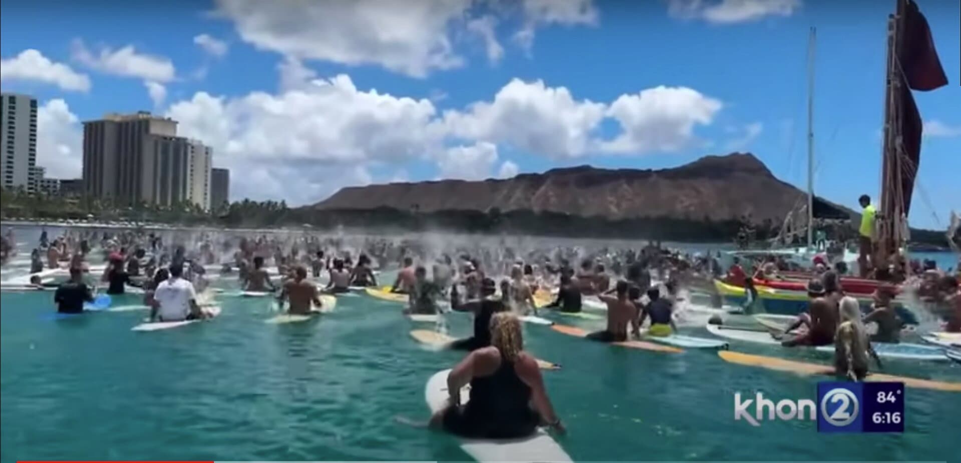 Waikiki Residents Host Paddle Out Event to Show Support for the People of Maui