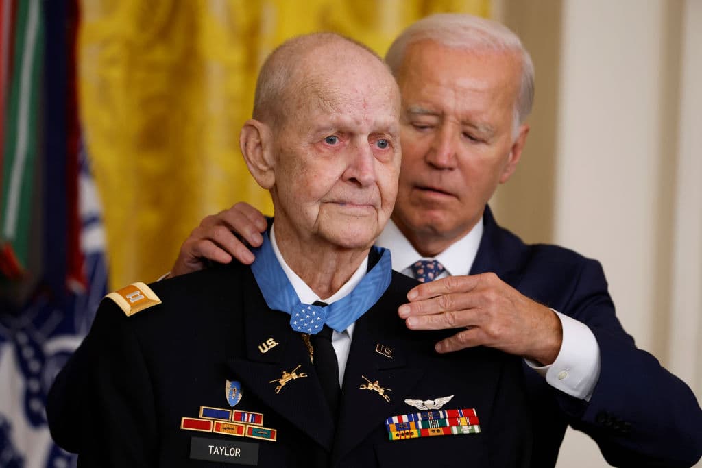 âAppallingâ: Biden Slammed For Leaving Medal Of Honor Ceremony