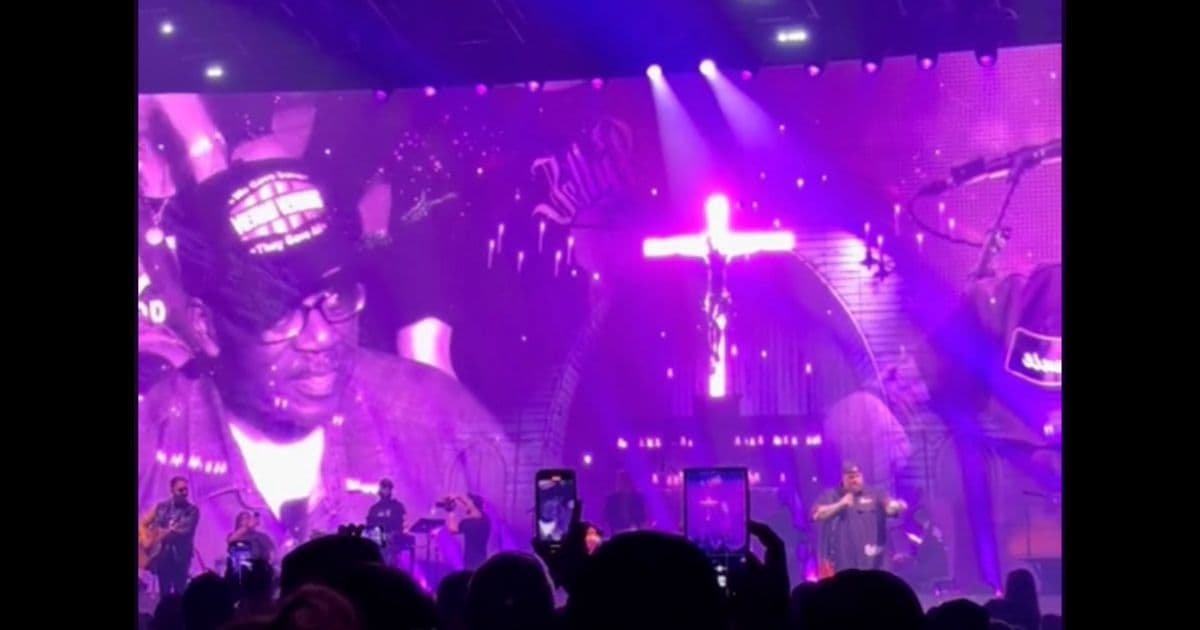 Watch: Country Star Jelly Roll Halts Concert to Thank Vietnam Veteran