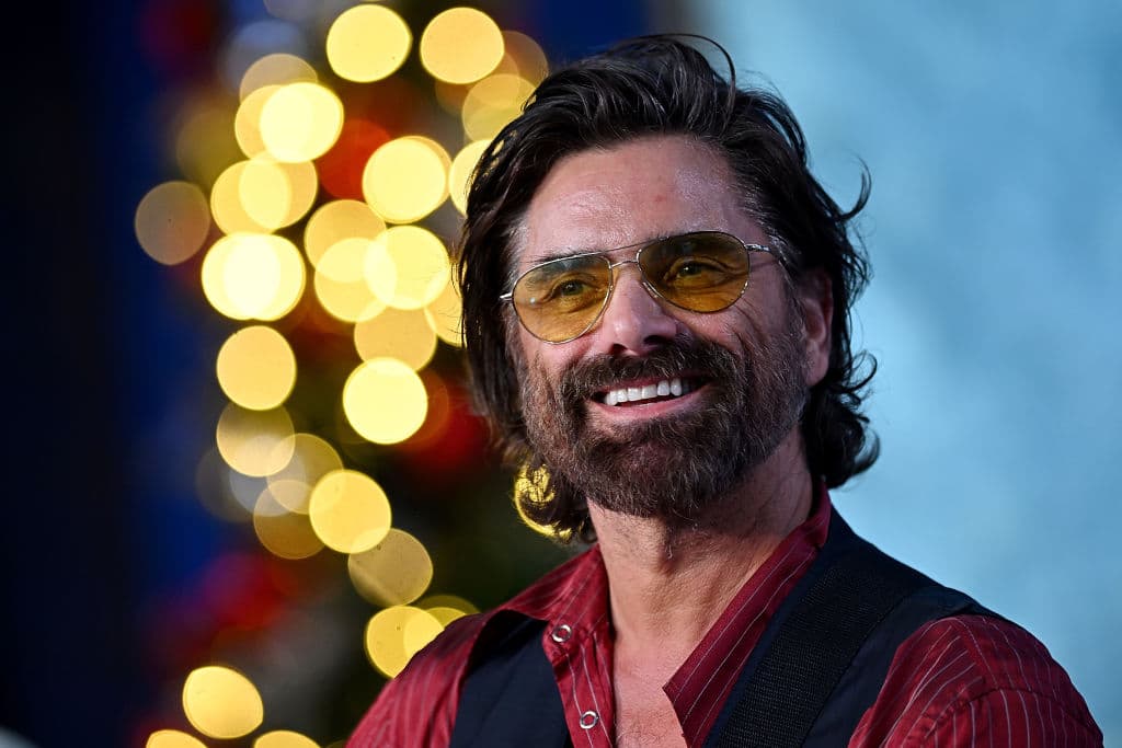 John Stamos Reveals What the Olsen Twins Told āFull Houseā Co-Stars at Bob Sagetās Funeral