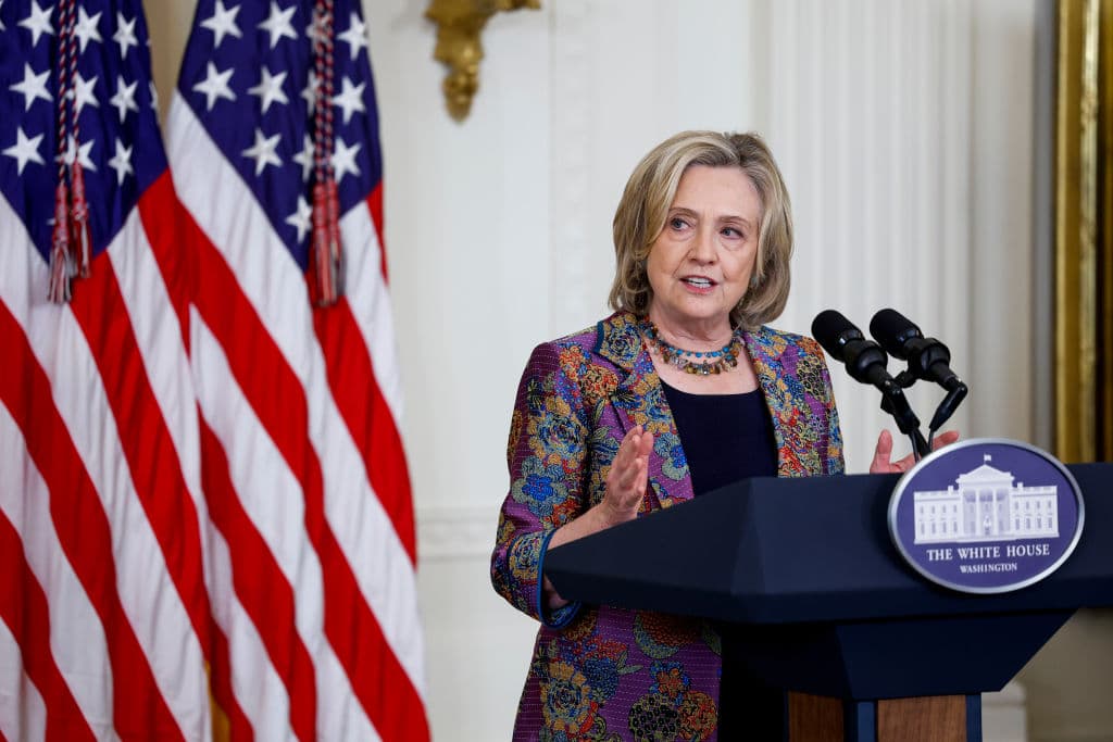 Hillary Clinton Canāt Handle Tucker Carlsonās Putin Interview, Goes Off Conspiracy Theory Deep End