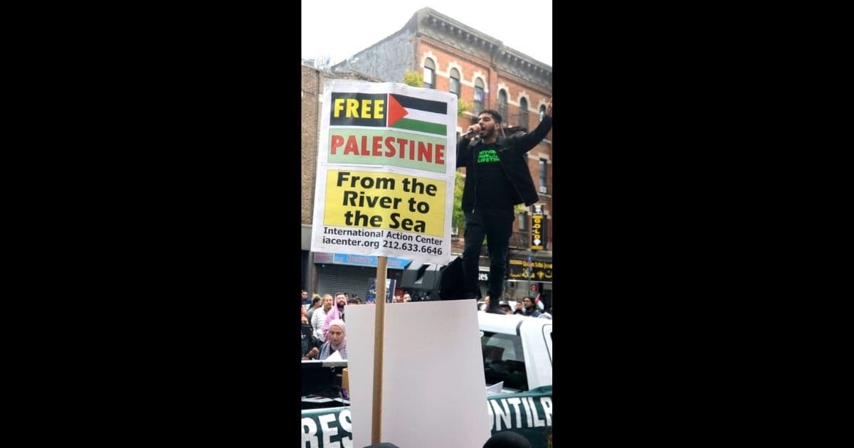 Riot Erupts in NYC as Thousands of Pro-Palestinian Protestors Take to Streets ā Police: āIt Got Pretty Heatedā