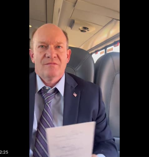 āYouāre Bothering Meā: Dem Senator Pestered by Journalist About a Cease-Fire in Israel-Hamas War on Amtrak Train