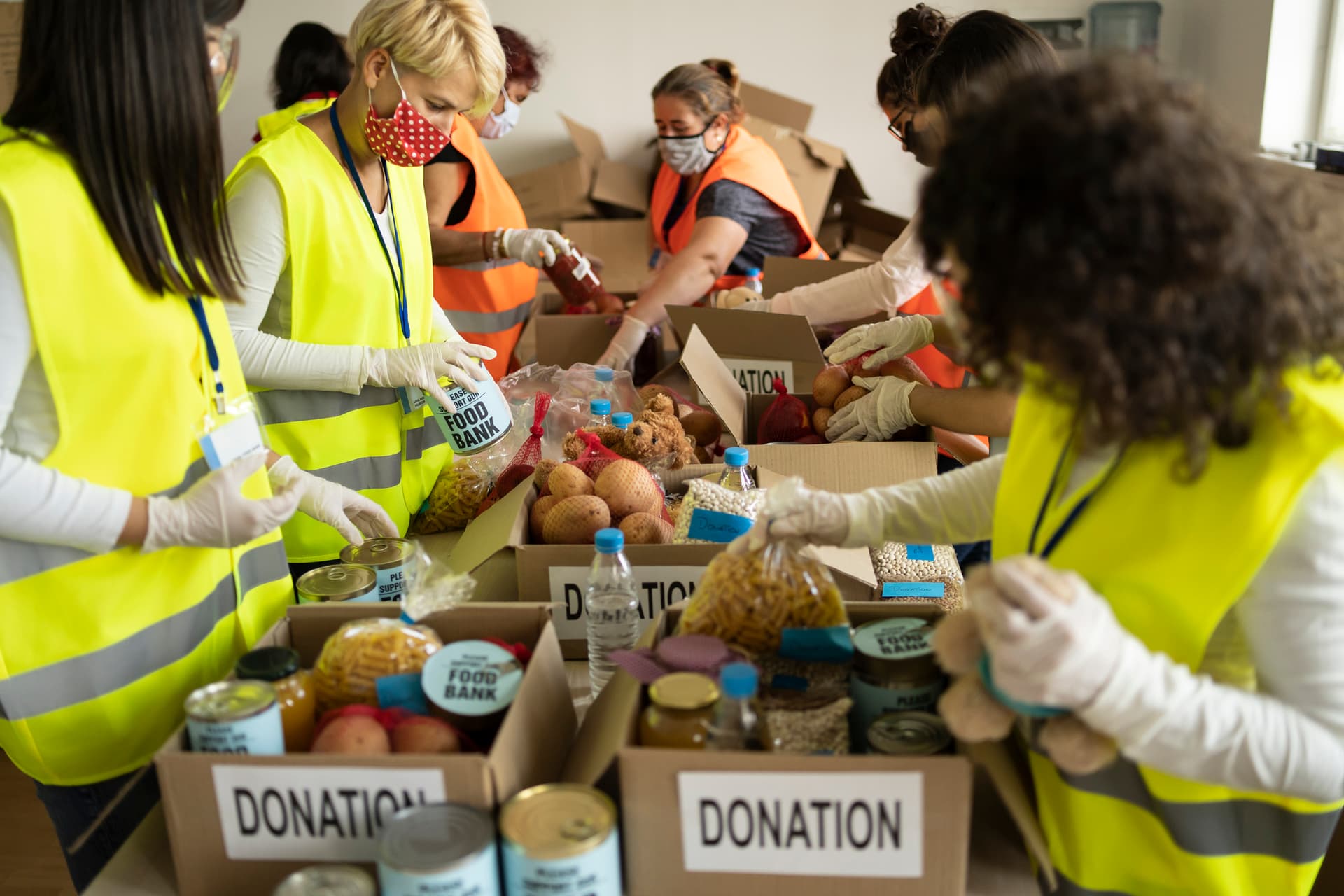 Cincinnati Charities Donate Hundreds of Meals to the Needy for Thanksgiving