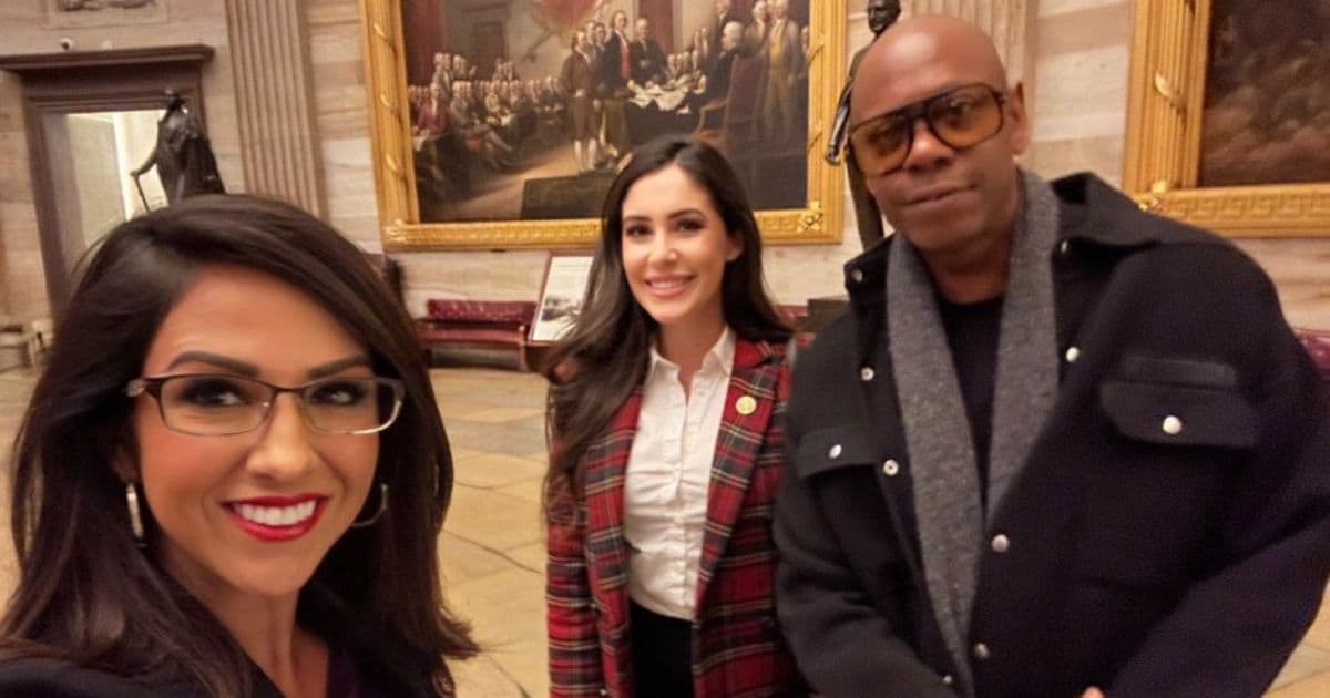 Boebert Sets Internet Ablaze After Photo With Dave Chappelle, but Comedian Says He Was ‘Tricked’