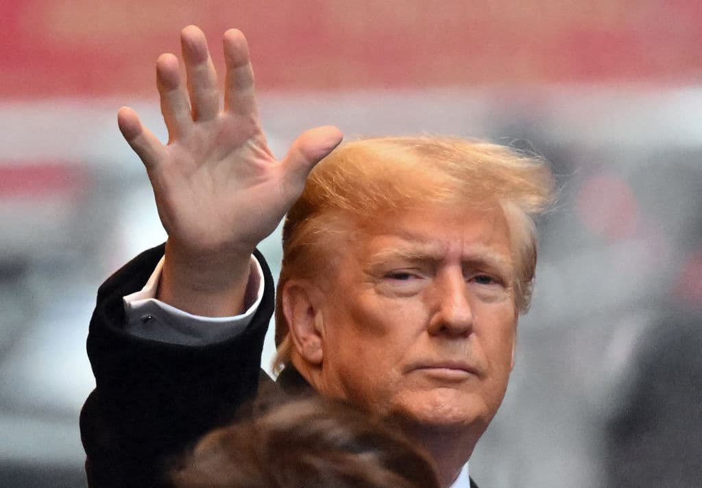 Trump Moves to Get Georgia Indictment Dismissed, Alleges Fani Willis âWrongfully Inserted Racial Animusâ Into Case