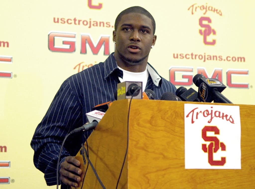 Reggie Bush Scores Heisman Back