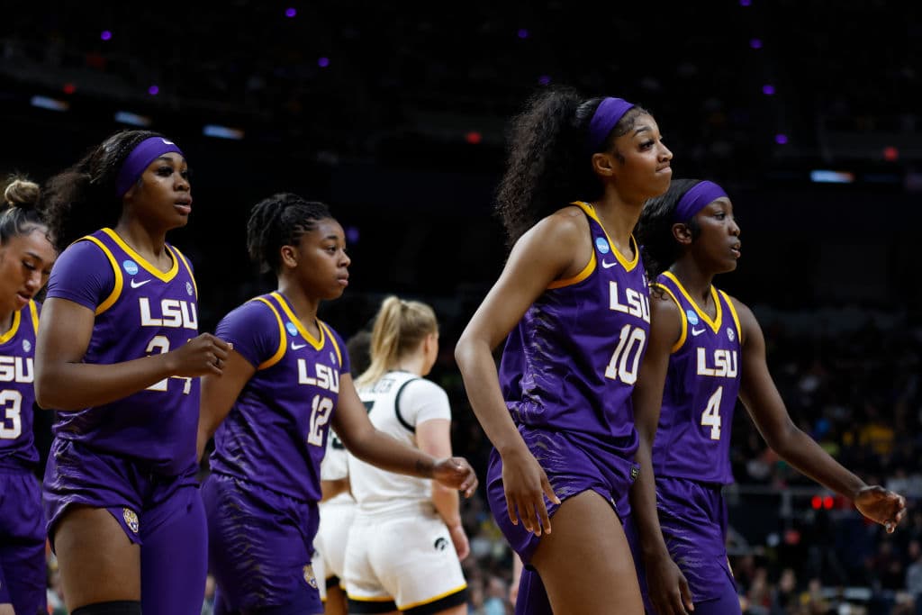 LSU Athletics Official Issues Statement on Anthem Controversy, Doesnât Help Schoolâs Case