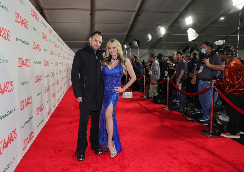 Stormy Danielsâ Husband Says They Will âProbably Vacate This Countryâ if Trump Found Not Guilty