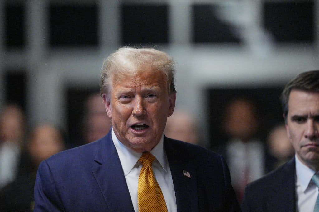 Onlookers Paying Big Money for Chance to Sit in Trump Trial